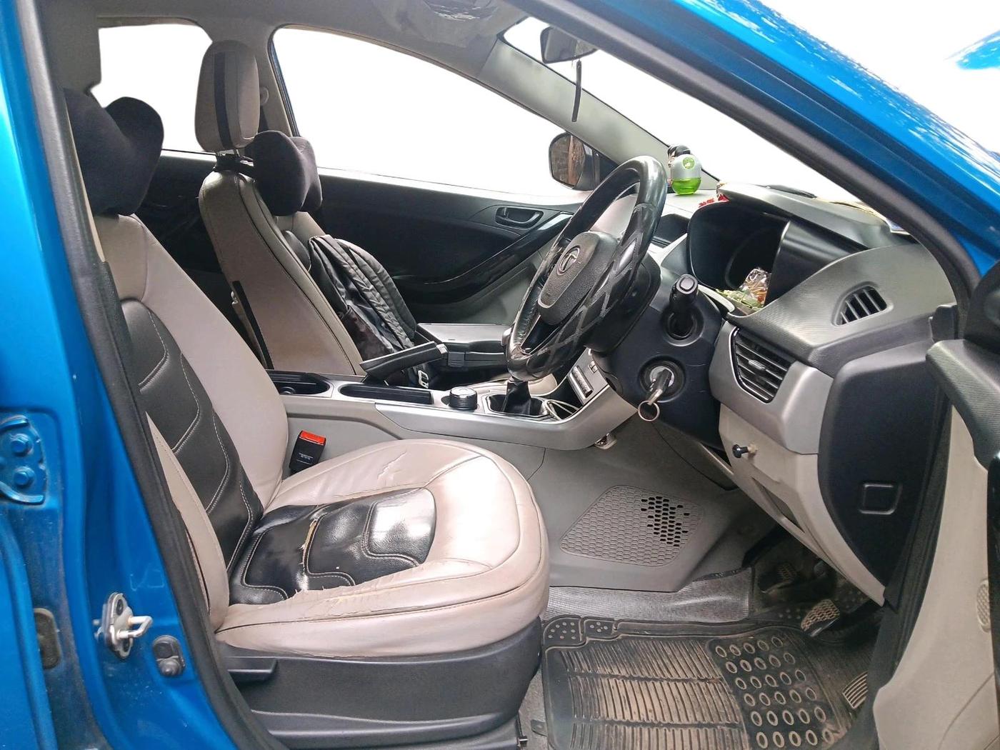 2018 Tata NEXON XM PETROL, Petrol, Manual, 2,11,975 km, interior