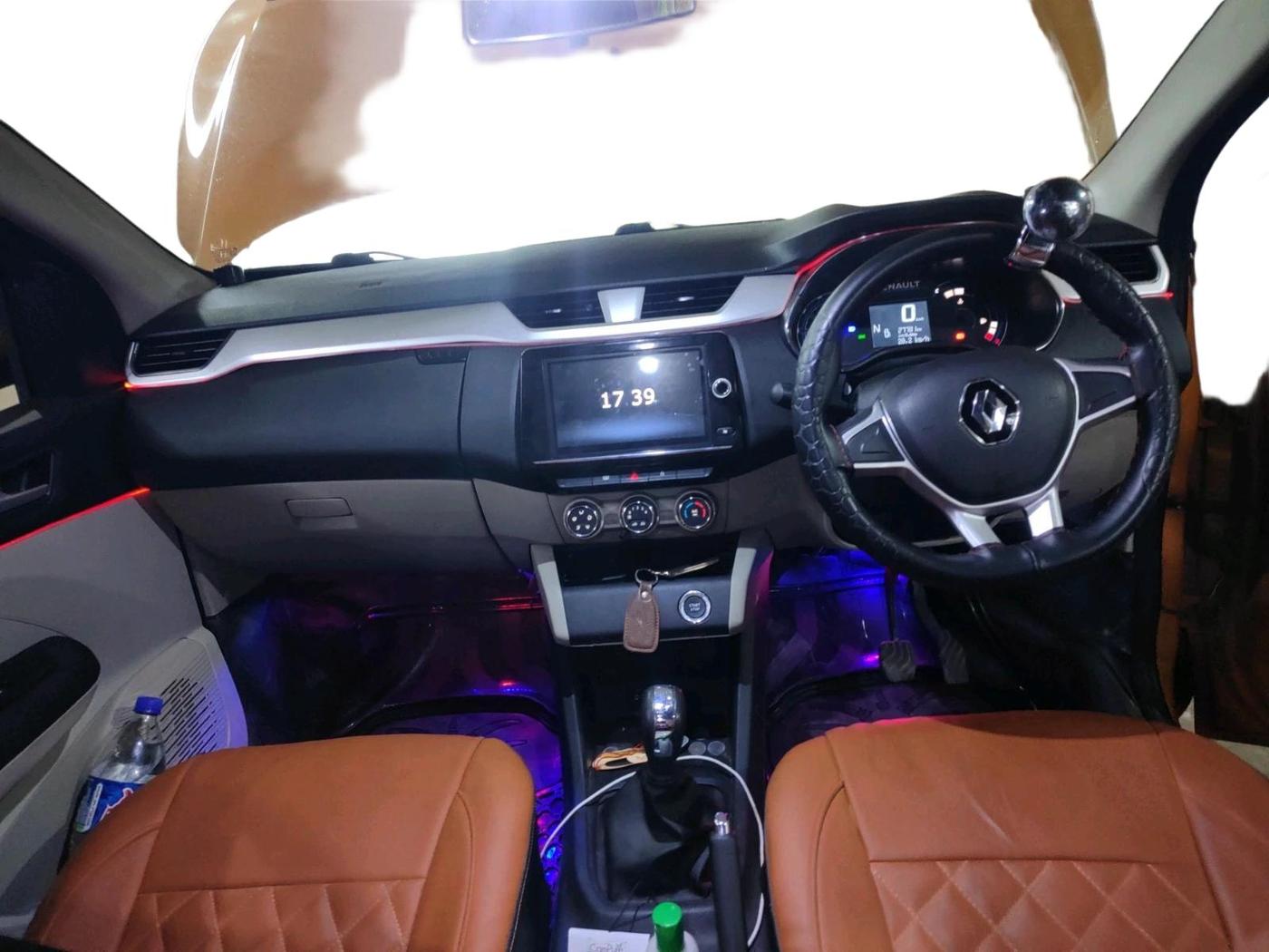 2020 Renault TRIBER RXZ AMT, Petrol, Automatic, 27,781 km, interior