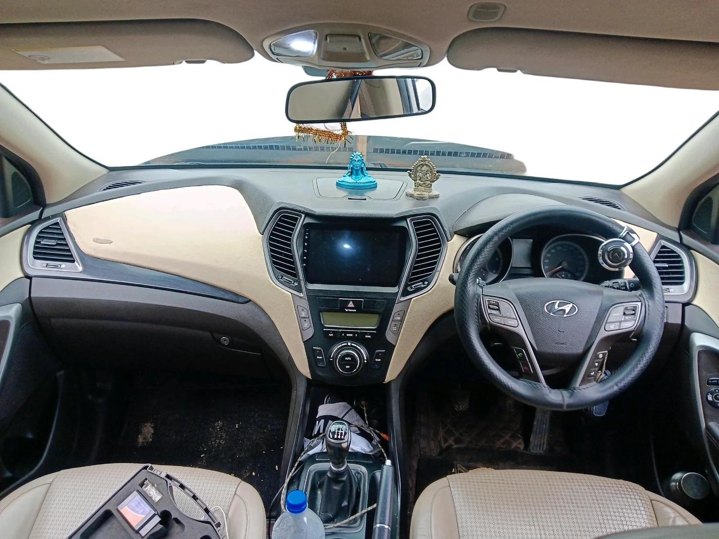 2015 Hyundai Santa Fe 2 WD, Diesel, Manual, 82,489 km, interior