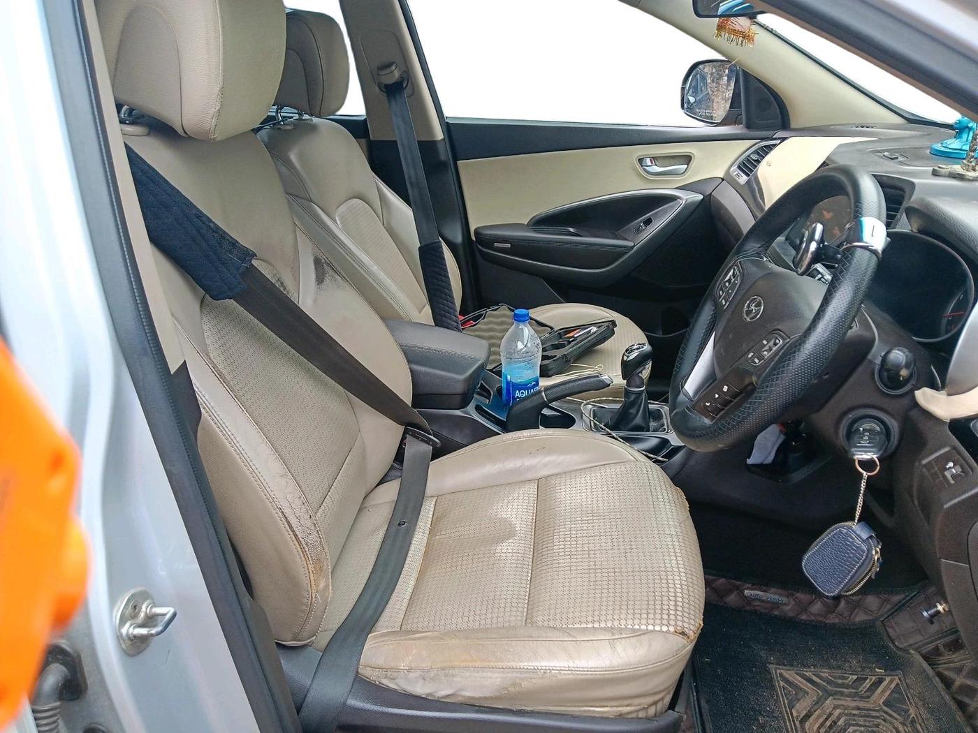 2015 Hyundai Santa Fe 2 WD, Diesel, Manual, 82,489 km, interior
