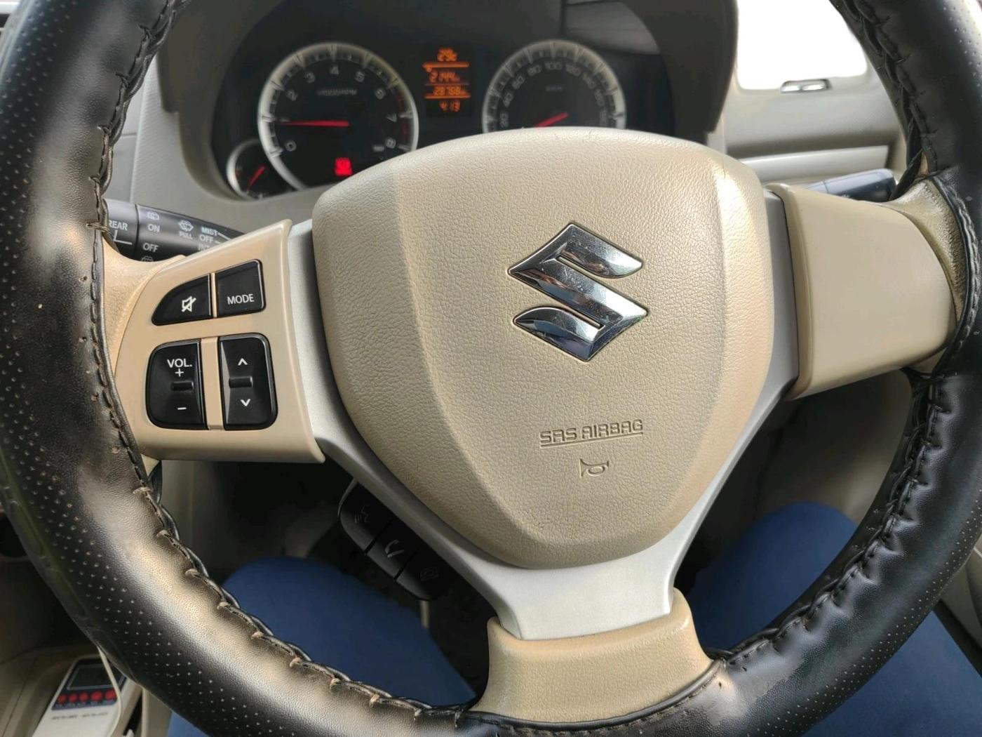 2017 Maruti Ertiga ZXI+, Petrol, Manual, 28,768 km, interior
