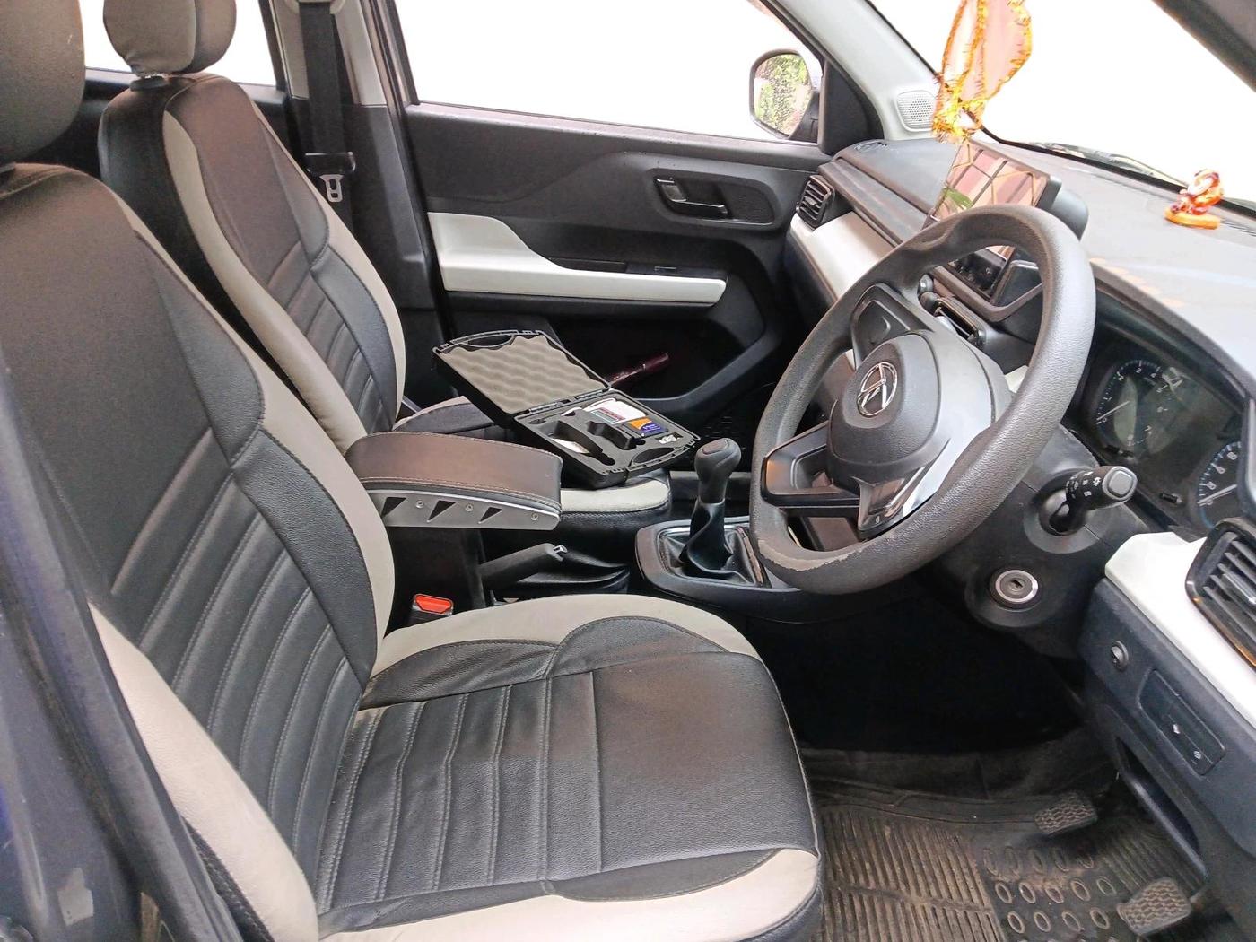 2022 Tata PUNCH PURE MT, Petrol, Manual, 25,265 km, interior