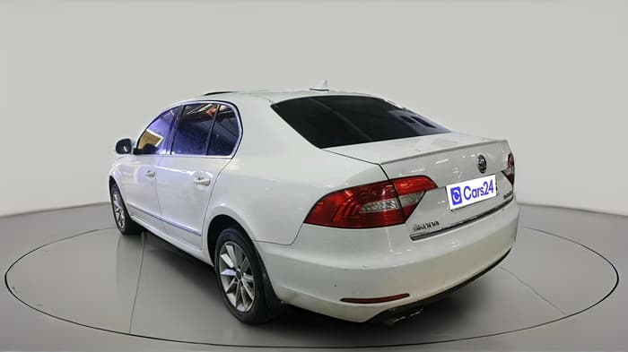 2014 Skoda Superb ELEGANCE 1.8 TSI MT, Petrol, Manual, 75,063 km, exterior