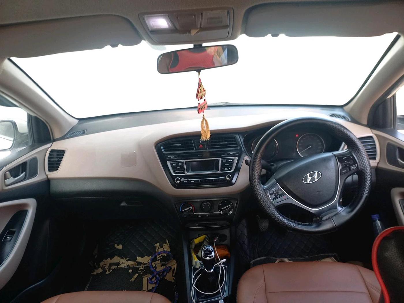 2015 Hyundai Elite i20 MAGNA 1.4 CRDI, Diesel, Manual, 1,23,798 km, interior