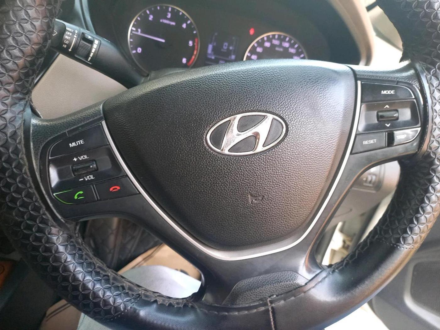 2015 Hyundai Elite i20 MAGNA 1.4 CRDI, Diesel, Manual, 1,23,798 km, interior
