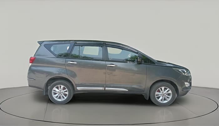 2017 Toyota Innova Crysta 2.4 G 7 STR, Diesel, Manual, 2,46,333 km, exterior