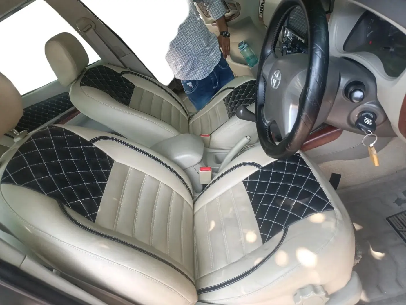 2012 Toyota Innova 2.5 GX 8 STR, Diesel, Manual, 1,87,729 km, interior