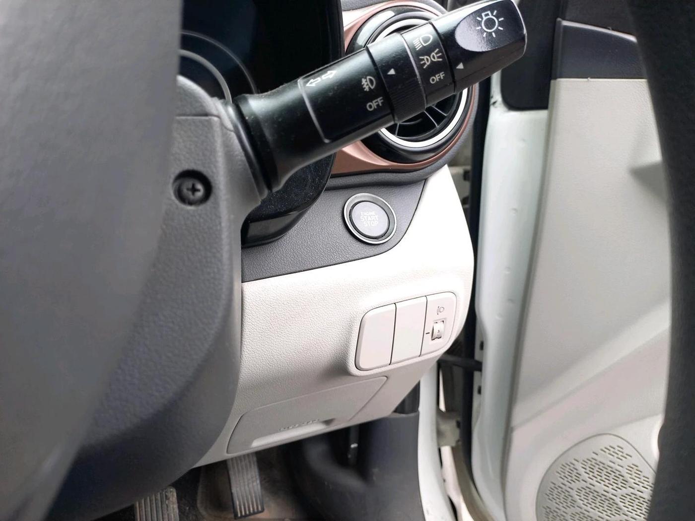 2020 Hyundai AURA SX 1.2, Petrol, Manual, 83,158 km, interior