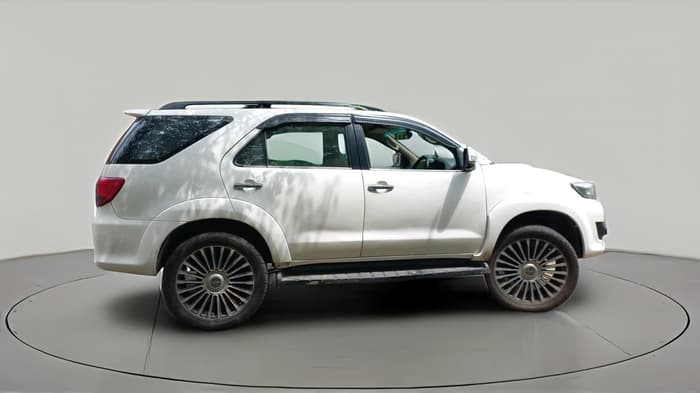 2014 Toyota Fortuner 3.0 4X2 AT, Diesel, Automatic, 88,589 km, exterior