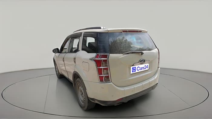 2015 Mahindra XUV500 W8, Diesel, Manual, 1,64,910 km, exterior