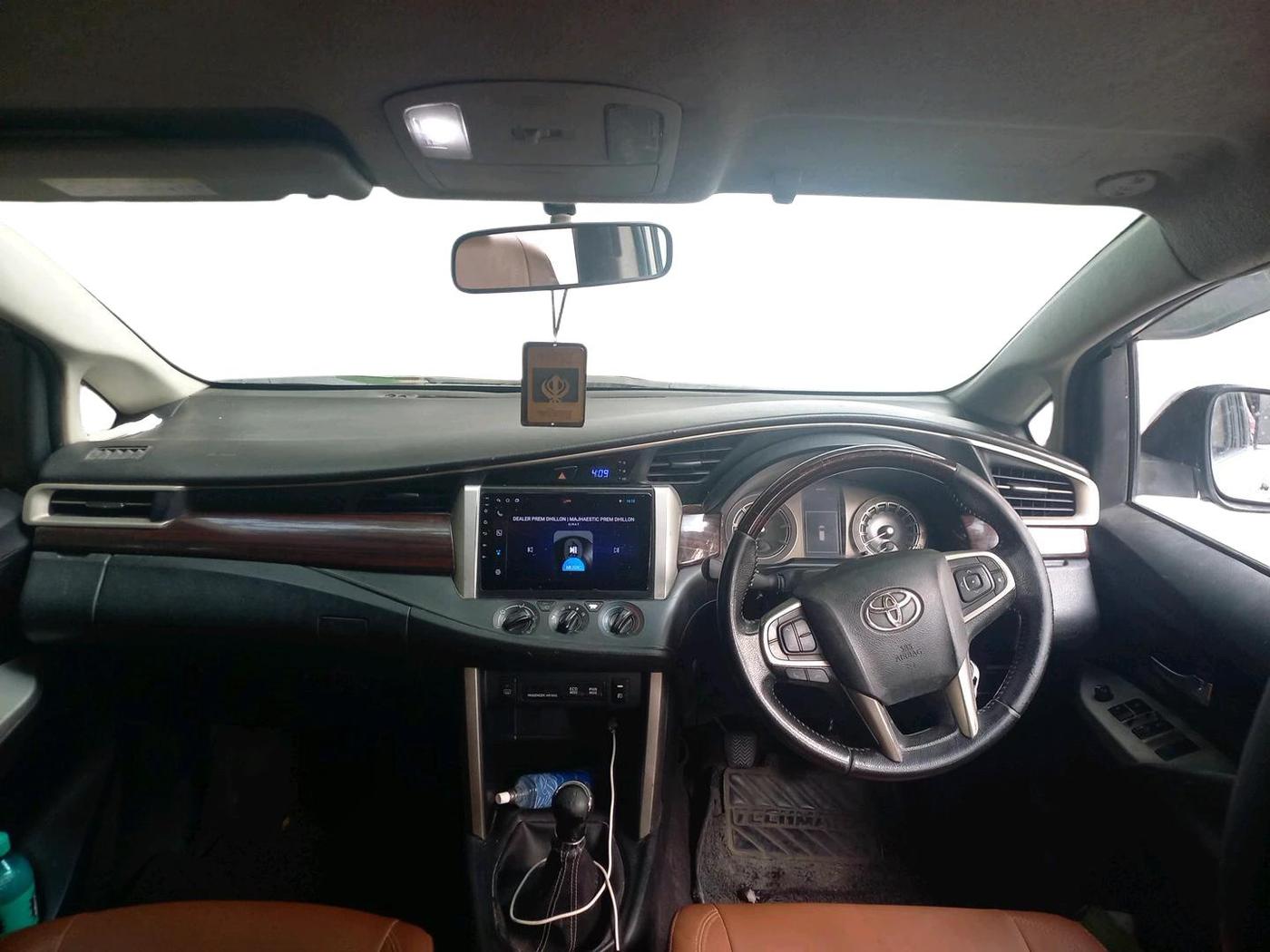 2017 Toyota Innova Crysta 2.4 GX 7 STR, Diesel, Manual, 1,23,059 km, interior