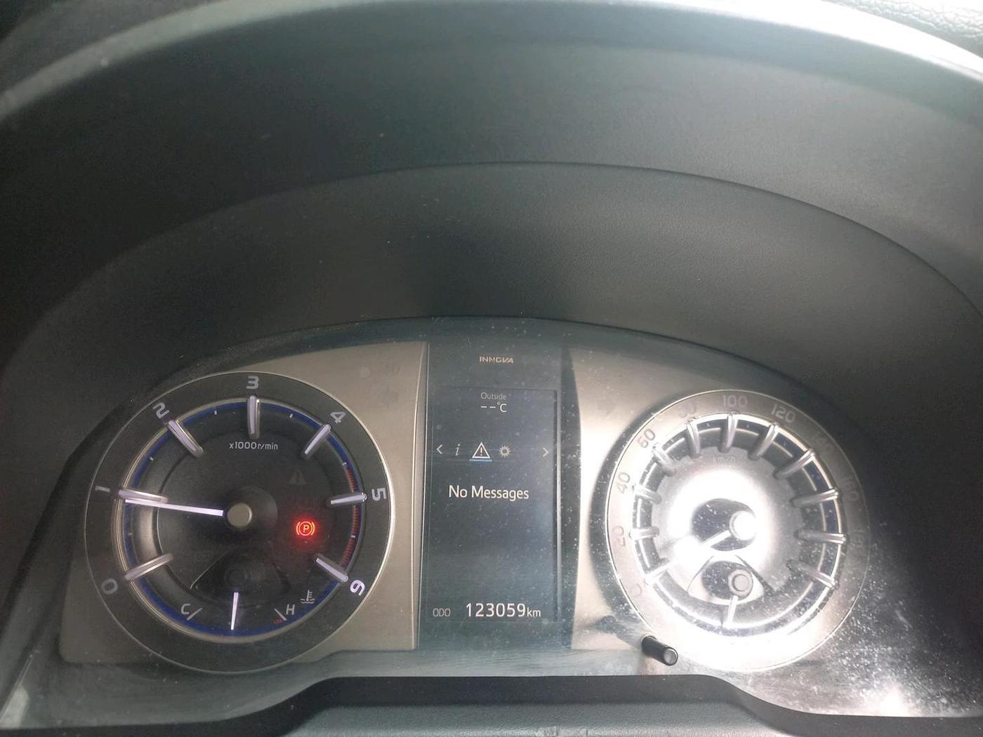 2017 Toyota Innova Crysta 2.4 GX 7 STR, Diesel, Manual, 1,23,059 km, interior