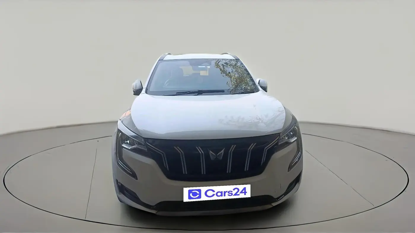 2023 Mahindra XUV700 AX 7 LUXURY D AT 7 STR, Diesel, Automatic, 44,992 km, exterior