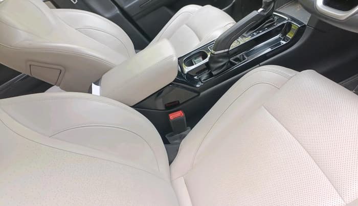 2023 Mahindra XUV700 AX 7 D AT 7 STR, Diesel, Automatic, 42,412 km, interior