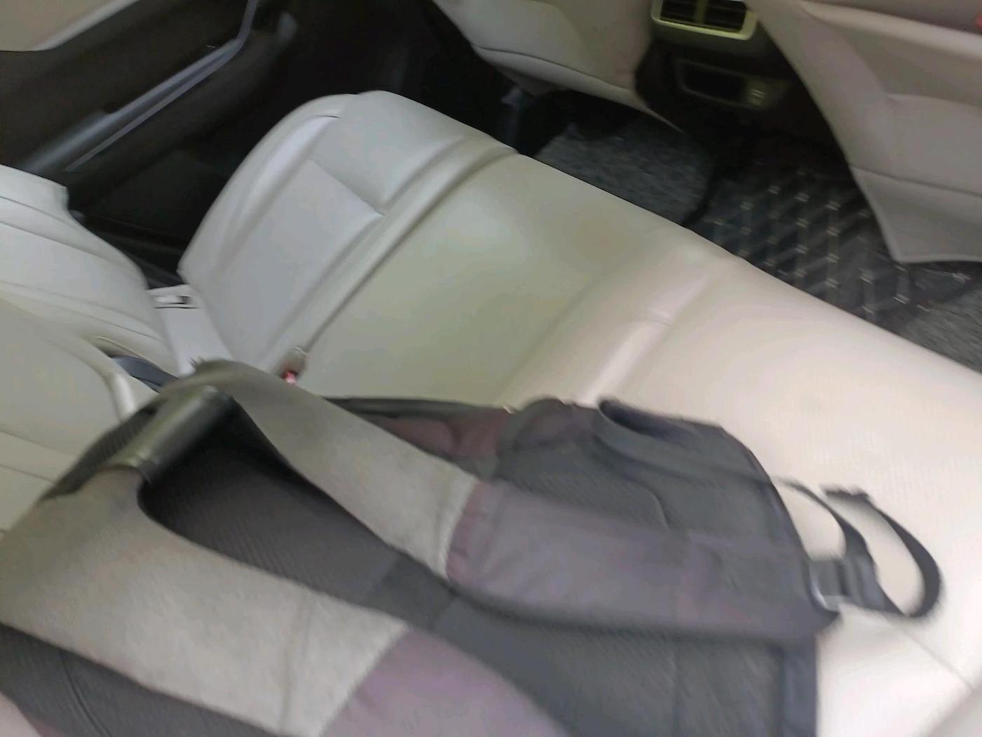 2023 Mahindra XUV700 AX 7 D AT 7 STR, Diesel, Automatic, 42,412 km, interior