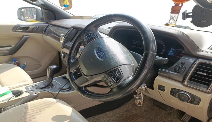 2016 Ford Endeavour TITANIUM 3.2 4X4 AT, Diesel, Automatic, 2,16,338 km, interior