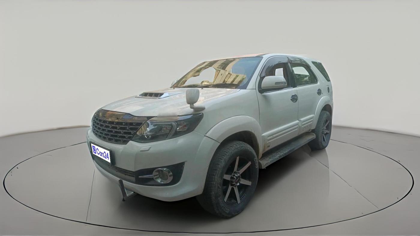 2013 Toyota Fortuner 3.0 4X2 AT, Diesel, Automatic, 1,83,244 km, exterior