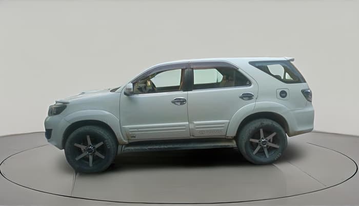 2013 Toyota Fortuner 3.0 4X2 AT, Diesel, Automatic, 1,82,344 km, exterior
