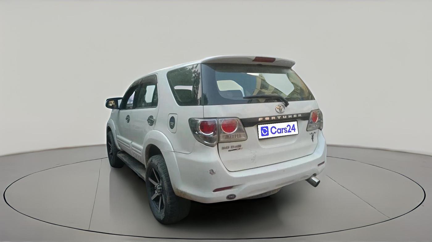 2013 Toyota Fortuner 3.0 4X2 AT, Diesel, Automatic, 1,83,244 km, exterior