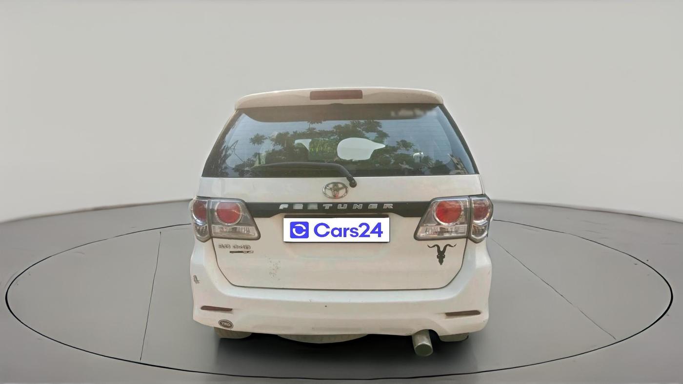 2013 Toyota Fortuner 3.0 4X2 AT, Diesel, Automatic, 1,83,244 km, exterior