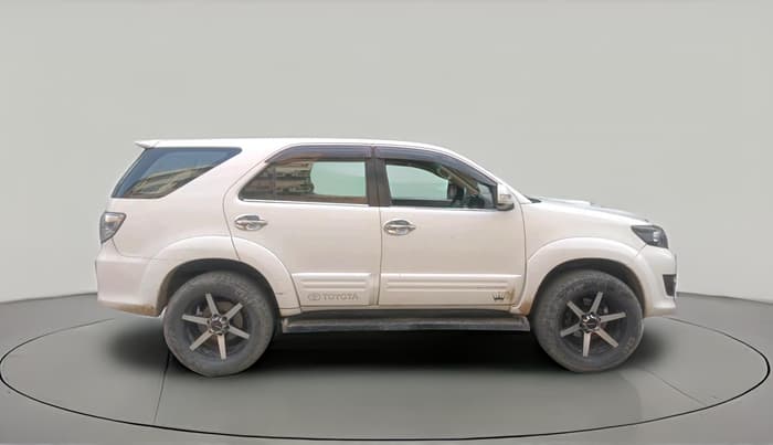 2013 Toyota Fortuner 3.0 4X2 AT, Diesel, Automatic, 1,82,344 km, exterior