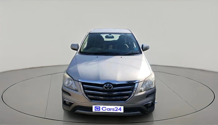 2015 Toyota Innova 2.5 VX 8 STR, Diesel, Manual, 62,503 km, exterior