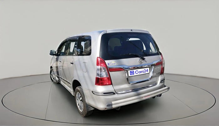 2015 Toyota Innova 2.5 VX 8 STR, Diesel, Manual, 62,503 km, exterior