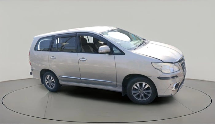 2015 Toyota Innova 2.5 VX 8 STR, Diesel, Manual, 62,503 km, exterior