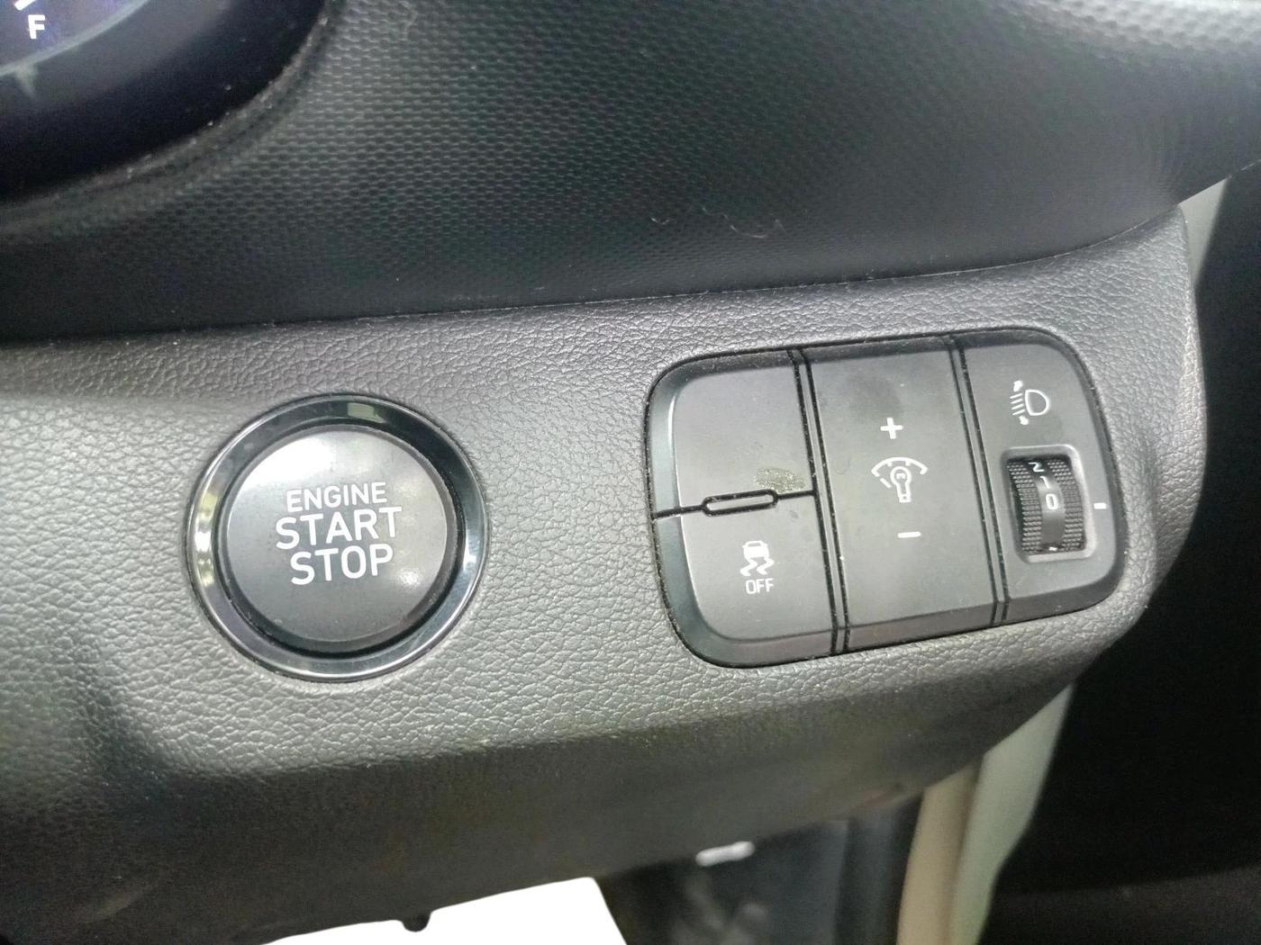 2019 Hyundai VENUE SX 1.0 (O) TURBO, Petrol, Manual, 64,613 km, interior