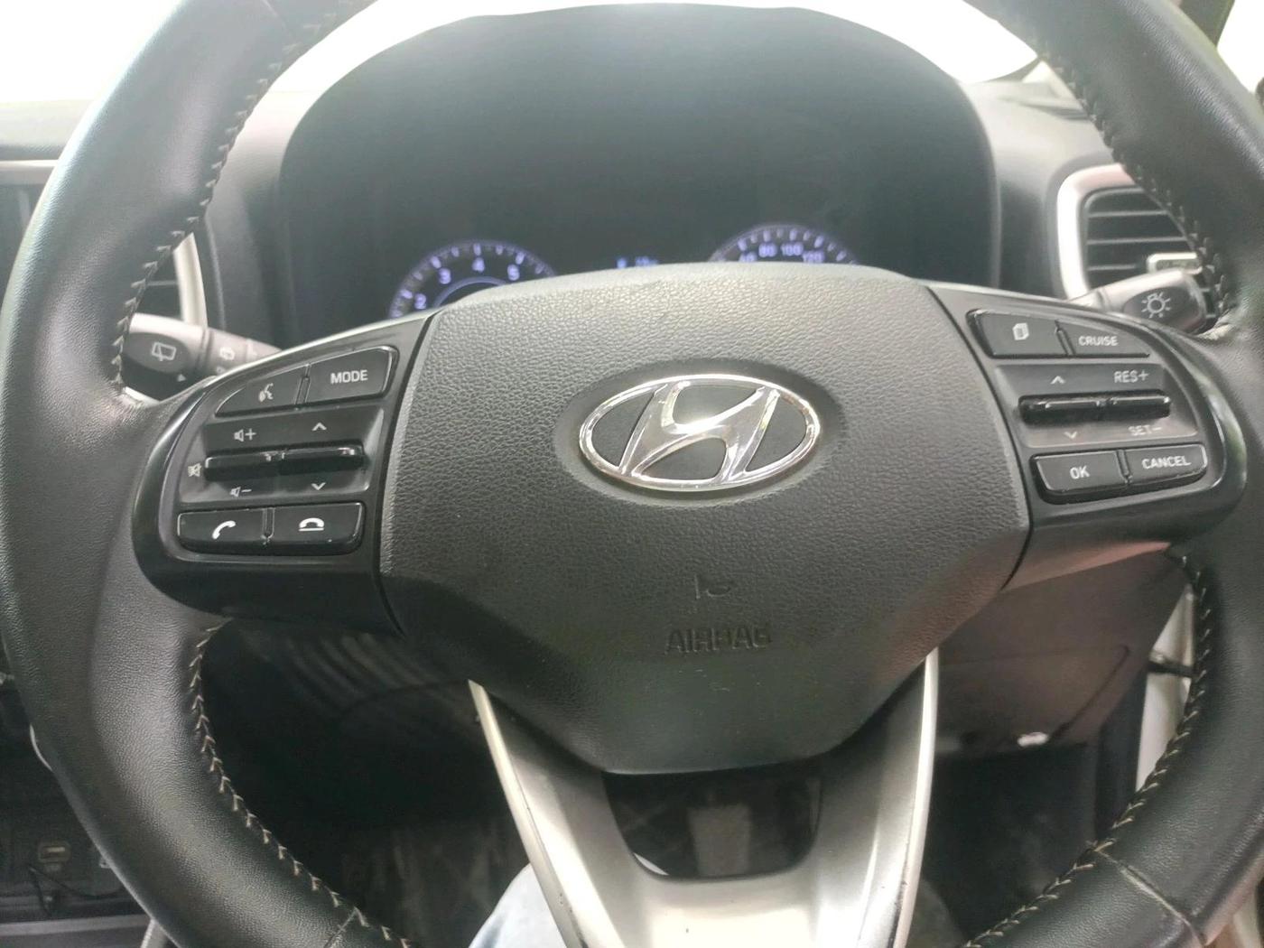 2019 Hyundai VENUE SX 1.0 (O) TURBO, Petrol, Manual, 64,613 km, interior