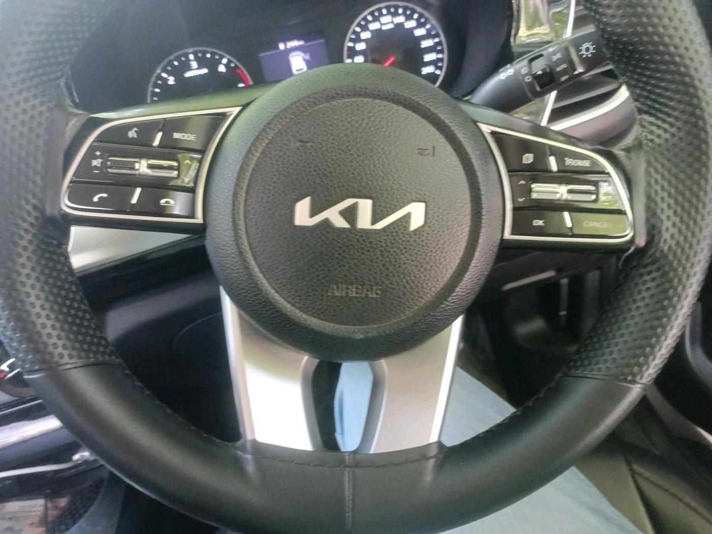 2022 KIA SELTOS HTK PLUS 1.5 DIESEL, Diesel, Manual, 1,08,363 km, interior