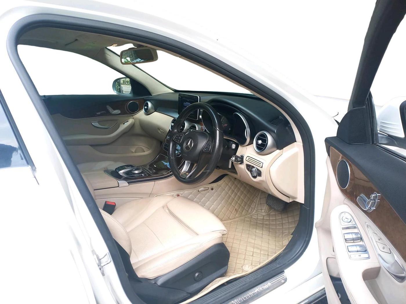 2015 Mercedes Benz C Class C 220 CDI AVANTGARDE, Diesel, Automatic, 71,565 km, interior