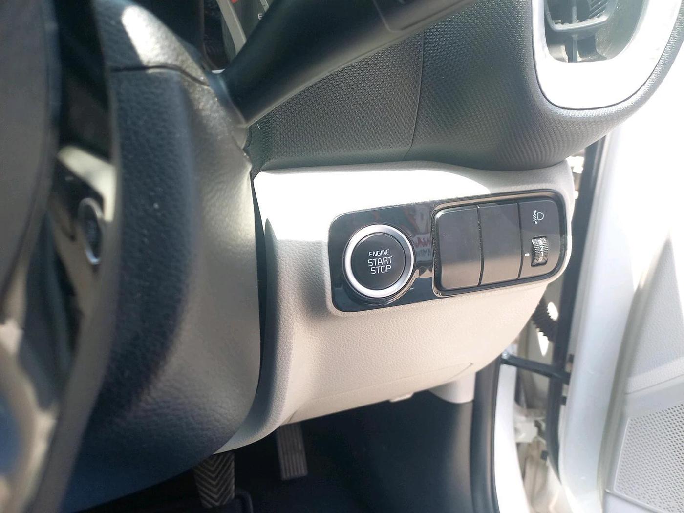 2020 KIA SONET HTX 1.0 IMT, Petrol, Manual, 53,217 km, interior