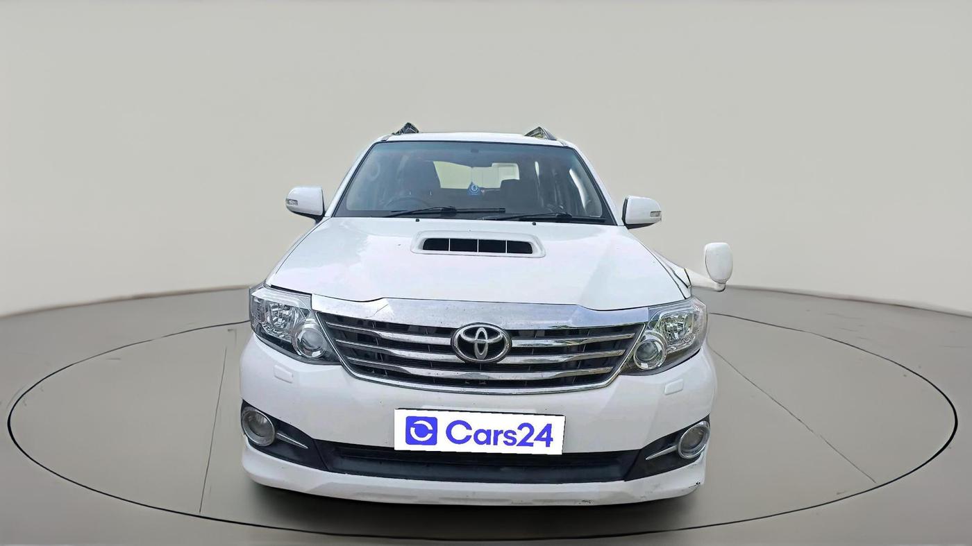 2014 Toyota Fortuner 3.0 4X2 AT, Diesel, Automatic, 1,21,998 km, exterior