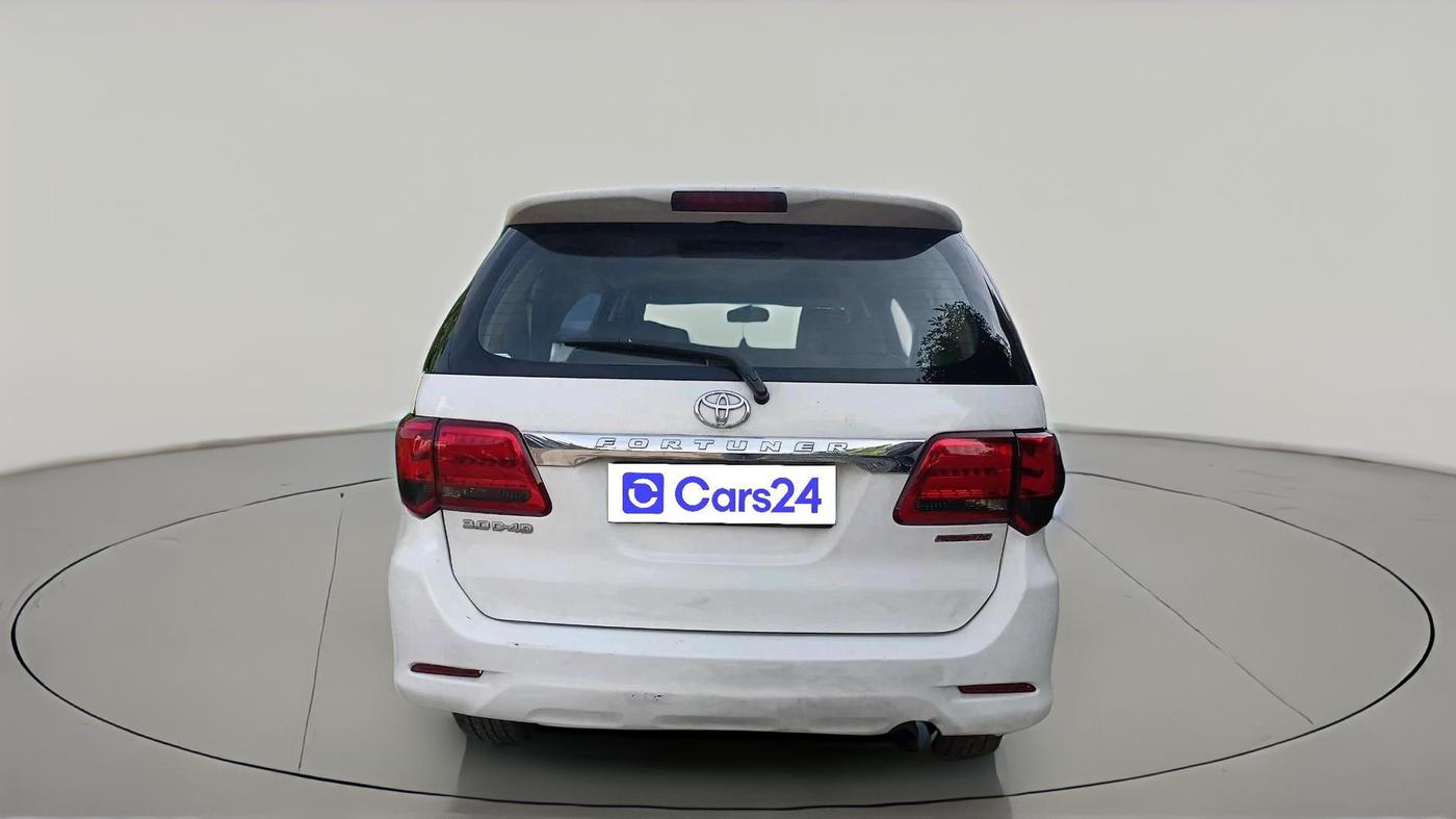 2014 Toyota Fortuner 3.0 4X2 AT, Diesel, Automatic, 1,21,998 km, exterior