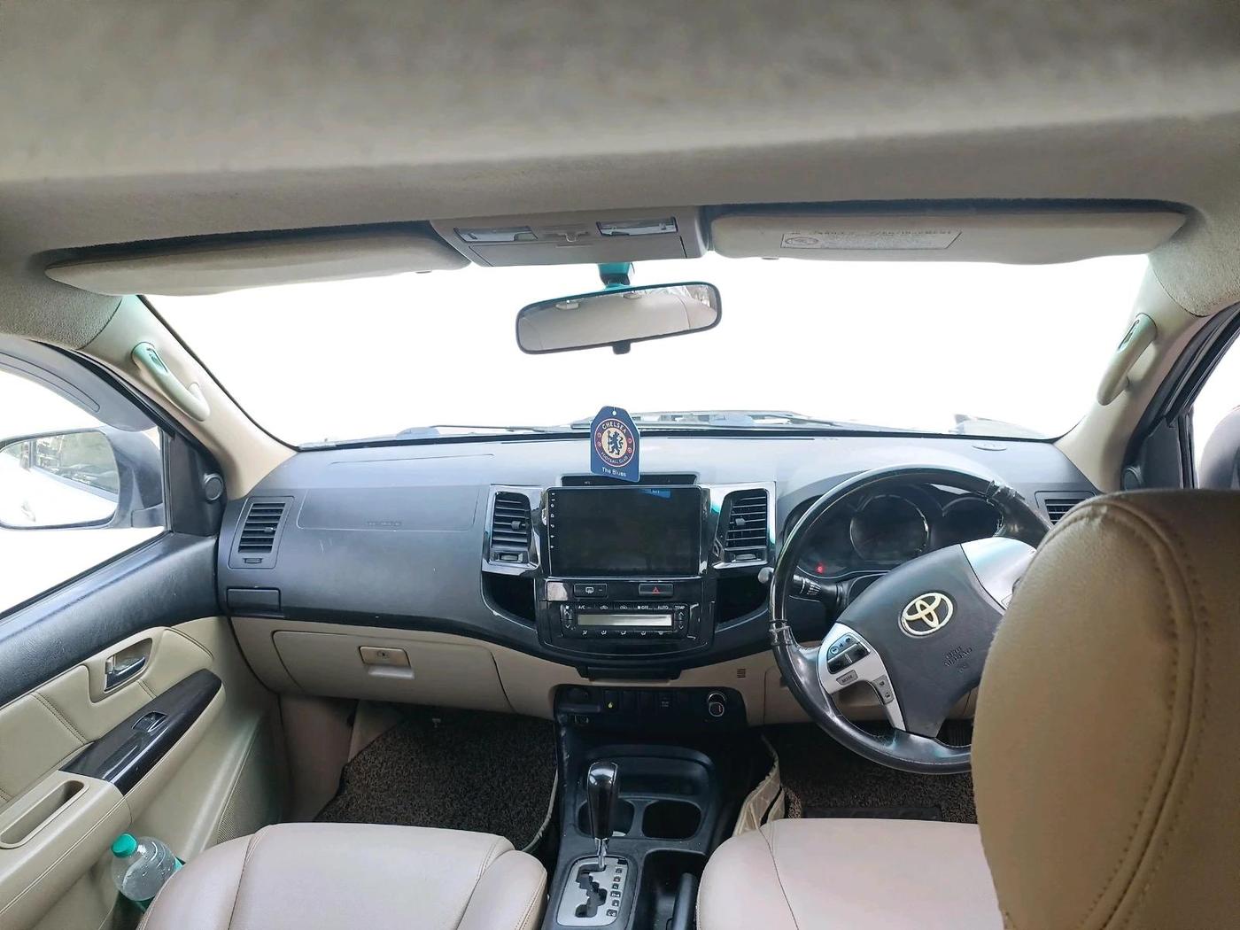 2014 Toyota Fortuner 3.0 4X2 AT, Diesel, Automatic, 1,21,998 km, interior