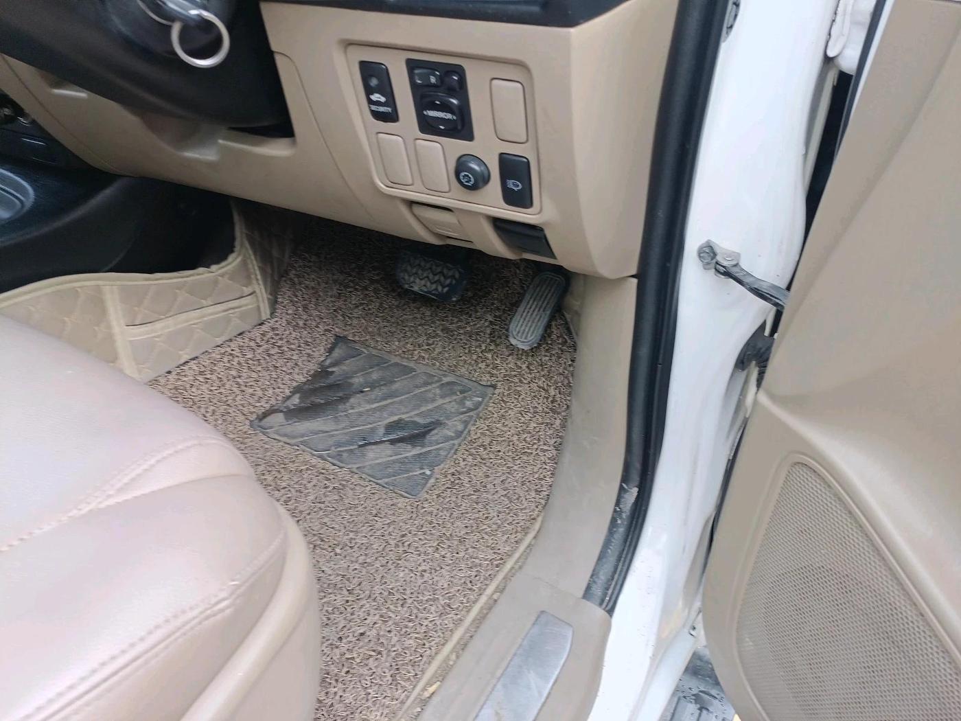 2014 Toyota Fortuner 3.0 4X2 AT, Diesel, Automatic, 1,21,998 km, interior
