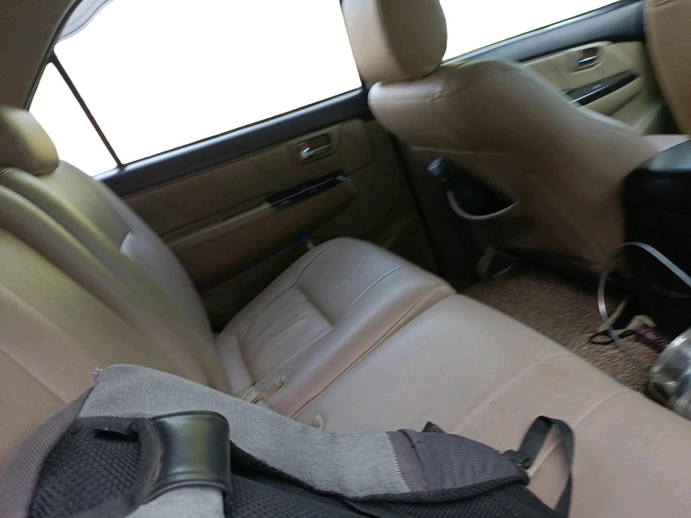 2014 Toyota Fortuner 3.0 4X2 AT, Diesel, Automatic, 1,21,998 km, interior