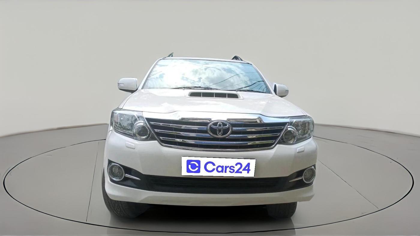 2015 Toyota Fortuner 3.0 4X2 AT, Diesel, Automatic, 1,34,341 km, exterior