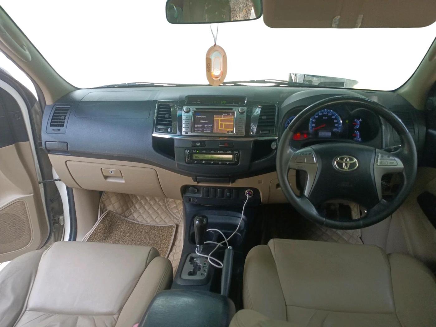 2015 Toyota Fortuner 3.0 4X2 AT, Diesel, Automatic, 1,34,341 km, interior