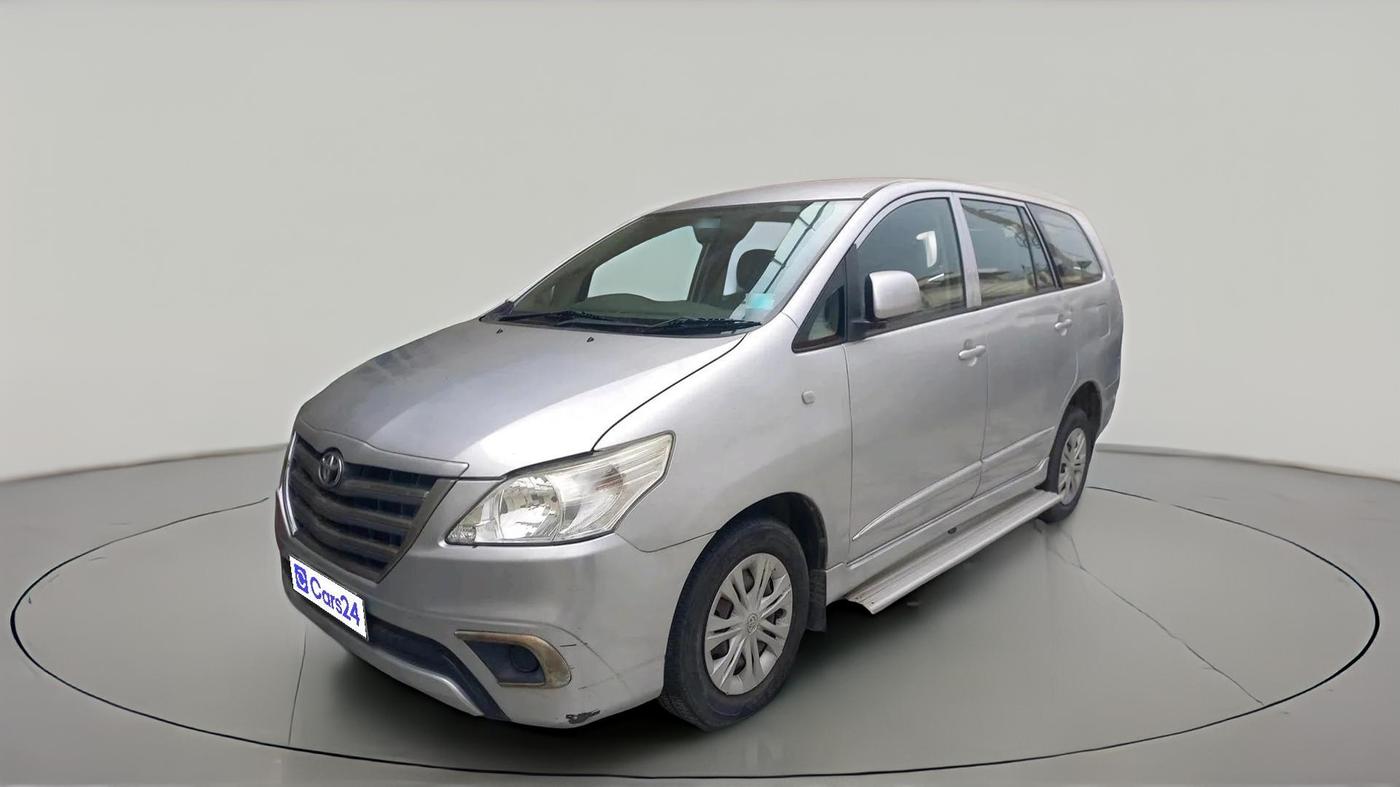 2014 Toyota Innova 2.5 GX 7 STR, Diesel, Manual, 61,815 km, exterior