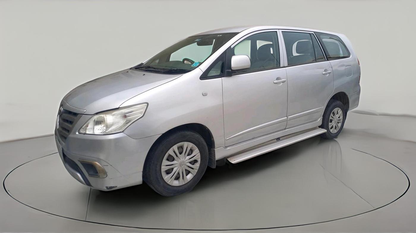 2014 Toyota Innova 2.5 GX 7 STR, Diesel, Manual, 61,815 km, exterior