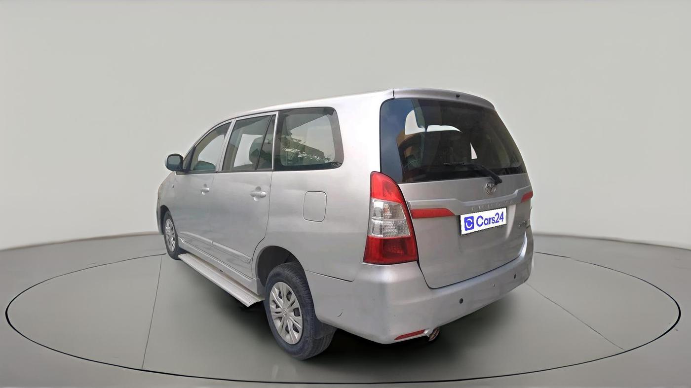 2014 Toyota Innova 2.5 GX 7 STR, Diesel, Manual, 61,815 km, exterior