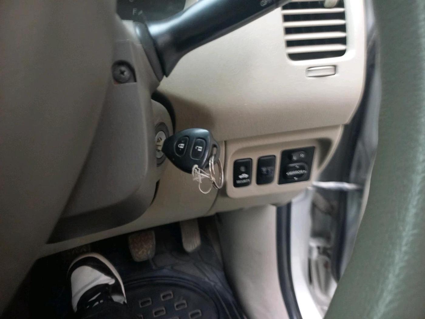 2014 Toyota Innova 2.5 GX 7 STR, Diesel, Manual, 61,815 km, interior