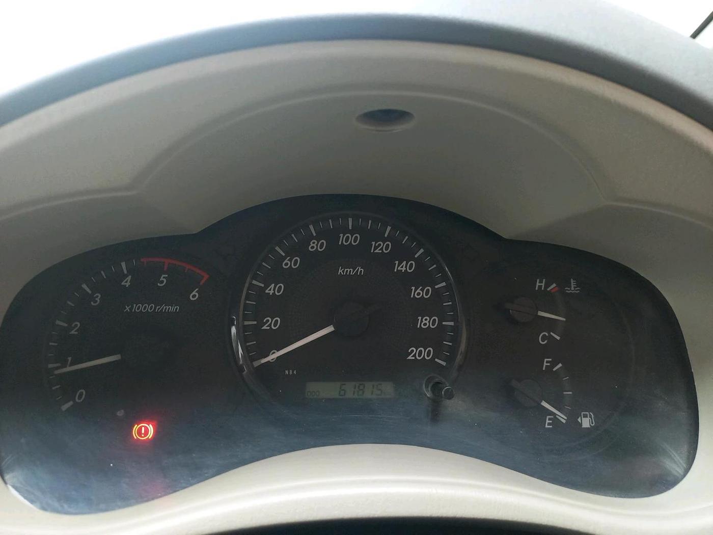2014 Toyota Innova 2.5 GX 7 STR, Diesel, Manual, 61,815 km, interior