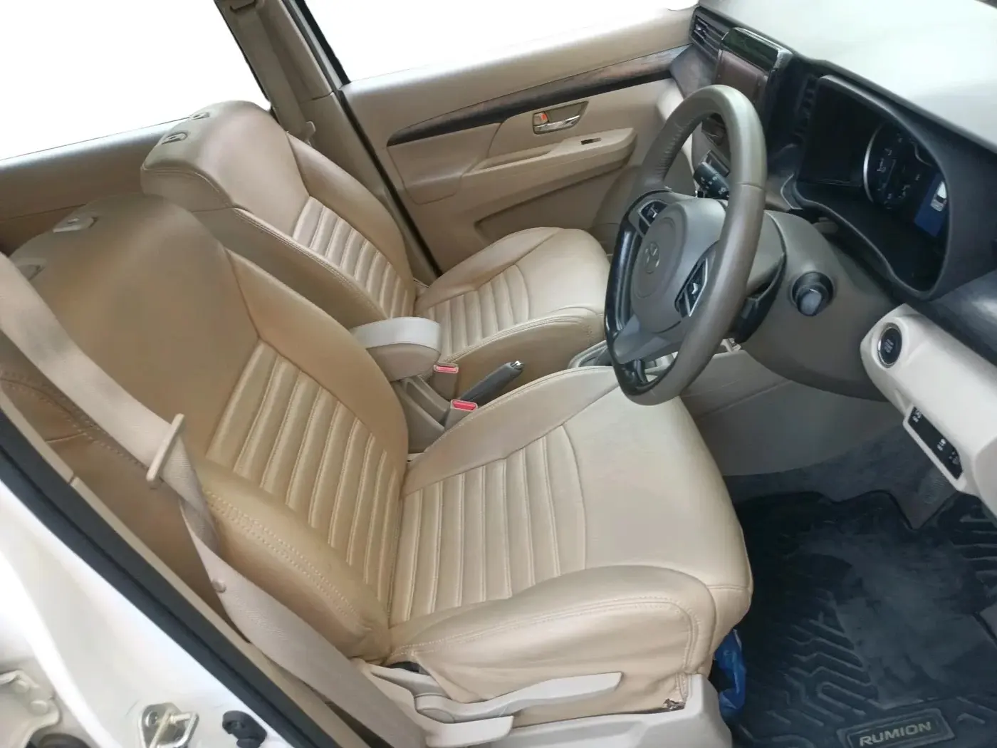 2024 Toyota RUMION V AT , Petrol, Automatic, 19,062 km, interior