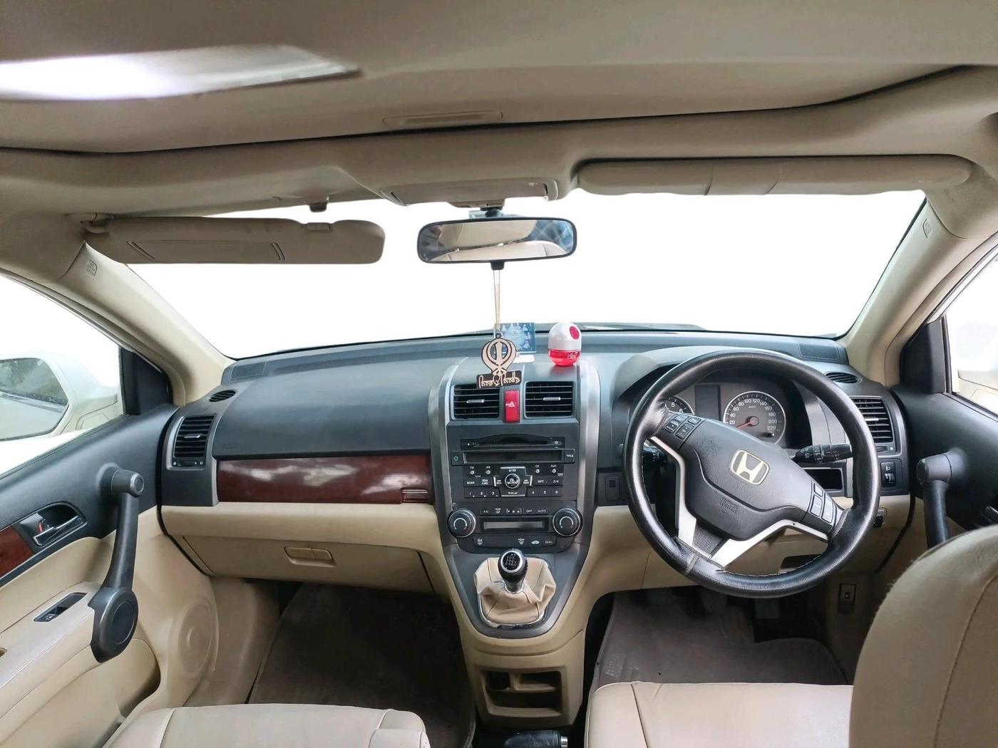 2011 Honda CRV 2.4L 2WD MT, Petrol, Manual, 1,28,201 km, interior