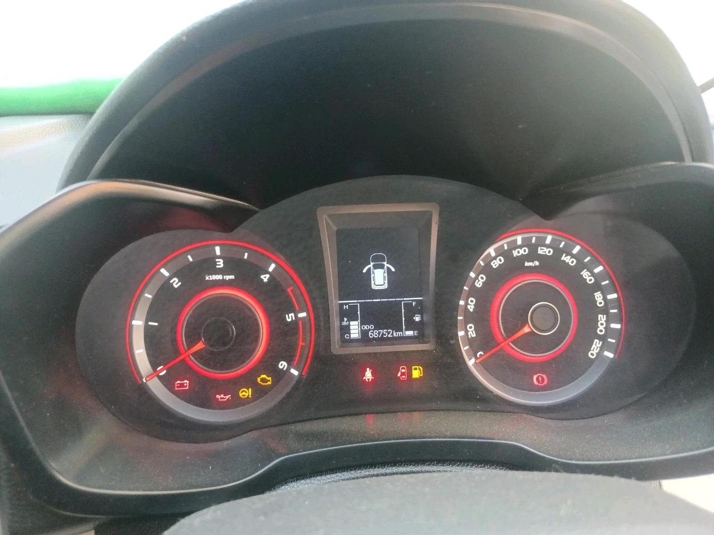 2022 Mahindra XUV300 W8 1.5 DIESEL, Diesel, Manual, 68,752 km, interior
