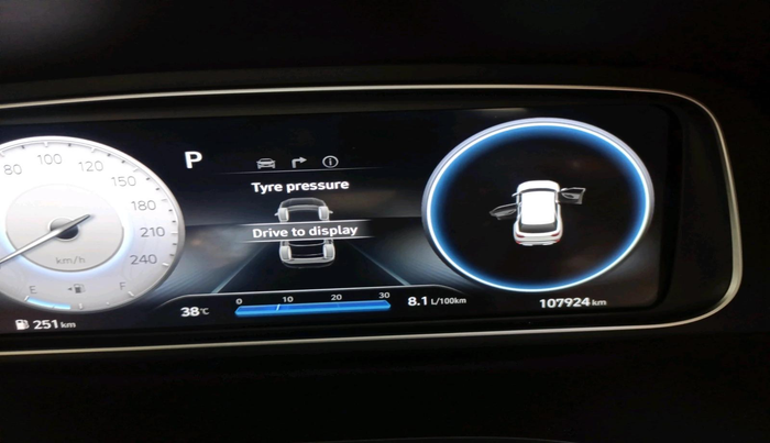 2022 Hyundai ALCAZAR PLATINUM(O) 7STR 1.5 AT, Diesel, Automatic, 1,07,924 km, interior