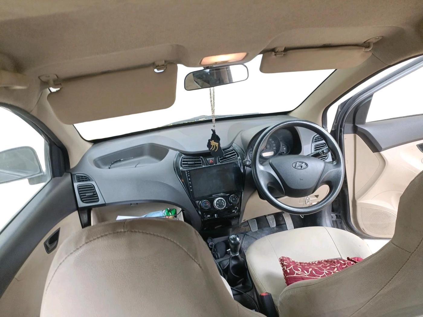 2018 Hyundai Eon ERA +, Petrol, Manual, 67,012 km, interior